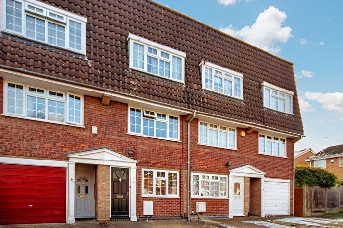 4 Bedroom Terraced House To Rent In Waldale Drive, Leicester, LE2