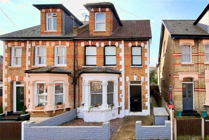 2 Bedroom Flat To Rent In Princes Road, Teddington, TW11