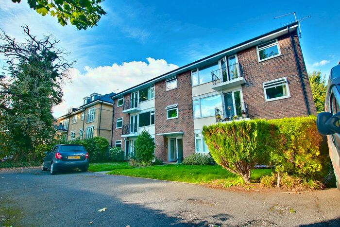 3 Bedroom Flat To Rent In The Avenue, Beckenham, BR3
