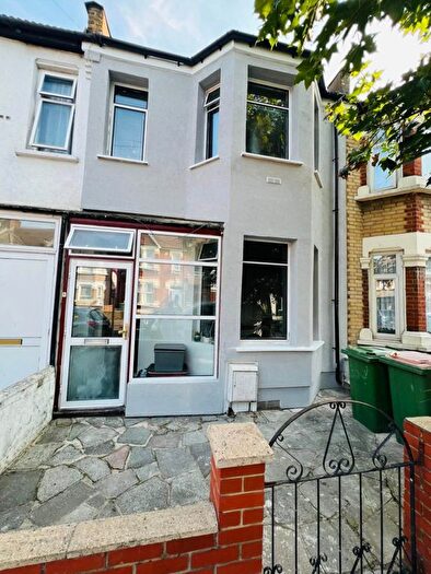 3 Bedroom Terraced House For Sale In Strone Road, Manor Park, E12
