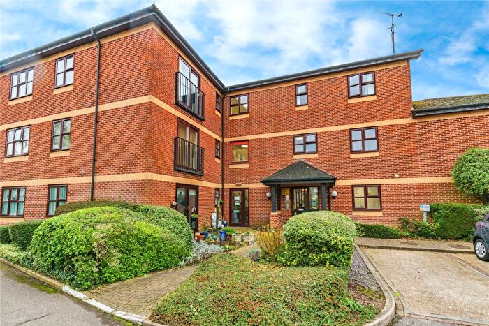 2 Bedroom Apartment For Sale In Magnolia Court, Horley, RH6