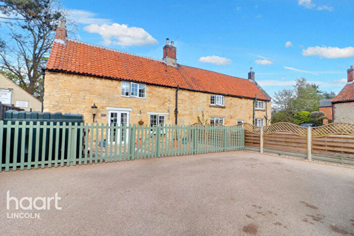 2 Bedroom Cottage For Sale In High Street, Leadenham, LN5