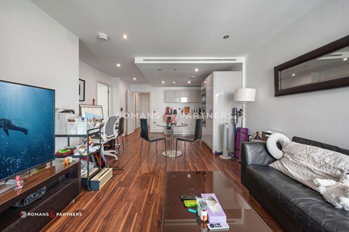 1 Bedroom Flat To Rent In Altitude Point, Aldgate, E1