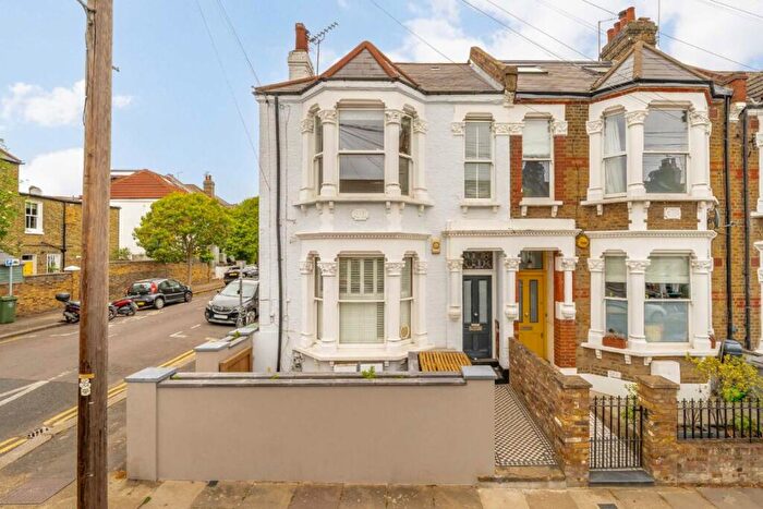 2 Bedroom Flat For Sale In Rainham Road, Kensal Green, NW10