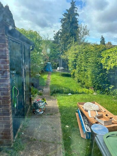 3 Bedroom Terraced House To Rent In St. Lawrence Avenue, Luton, Bedfordshire, LU3