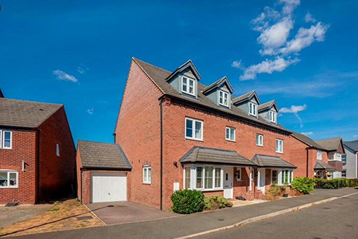 4 Bedroom Semi Detached House For Sale In Roebuck Road, Bishopton, CV37