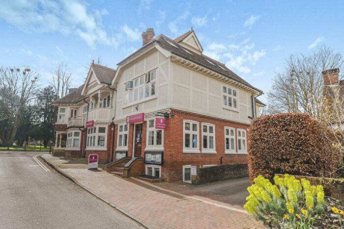 1 Bedroom Flat To Rent In High Street, Leatherhead, KT23