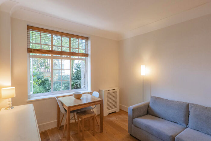 1 Bedroom Flat To Rent In Drayton Gardens, Chelsea, London, SW10