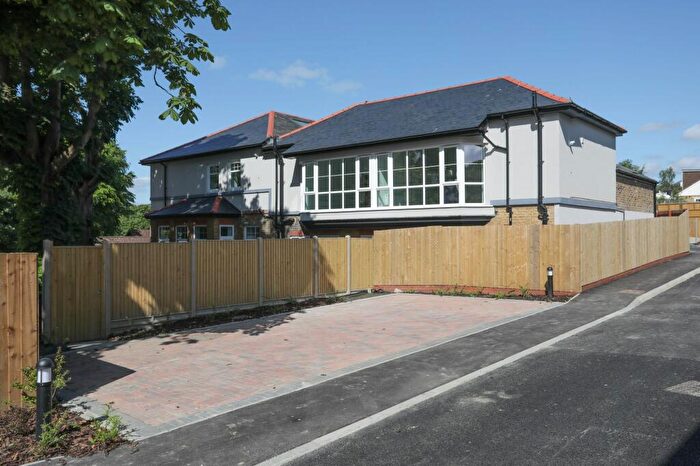1 Bedroom Flat For Sale In Flat Railway House, Railway Close, CT16