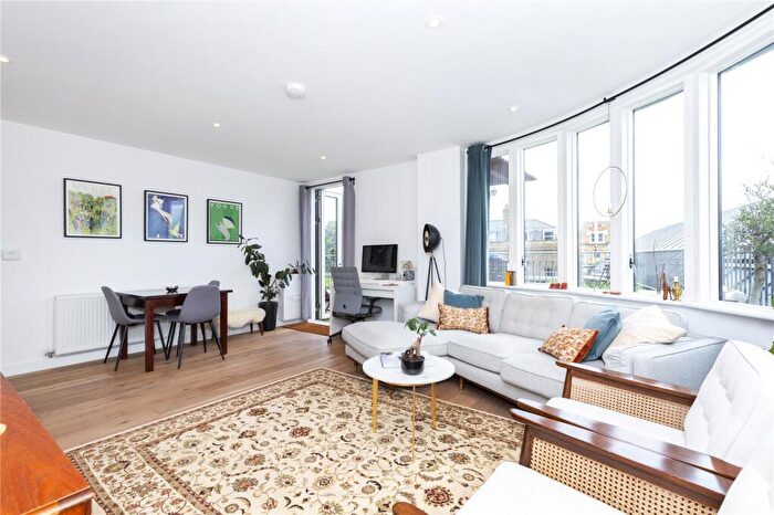 2 Bedroom Apartment To Rent In Esther Anne Place, London, N1
