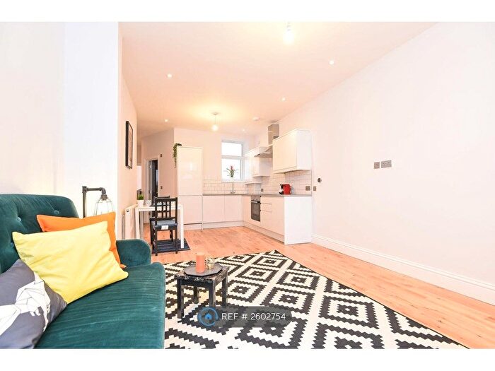 1 Bedroom Flat To Rent In Stonhouse Street, London, SW4