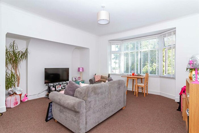 2 Bedroom Flat To Rent In Bath Road, Worthing, BN11