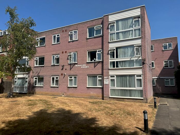 2 Bedroom Flat To Rent In Widmore Road, Bromley, Kent, BR1