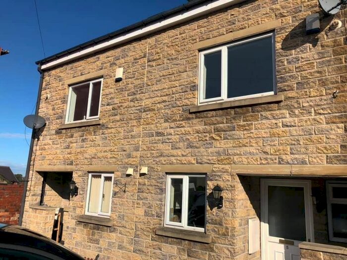 4 Bedroom Town House To Rent In Trinity Mews, Cranbrook Street, Barnsley, South Yorkshire, S70
