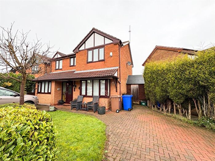4 Bedroom Detached House For Sale In Woodruff Close, Packmoor, ST7