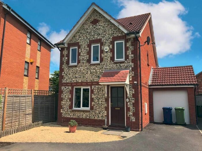 3 Bedroom Detached House To Rent In Yarrow Close, East Oxford, OX4