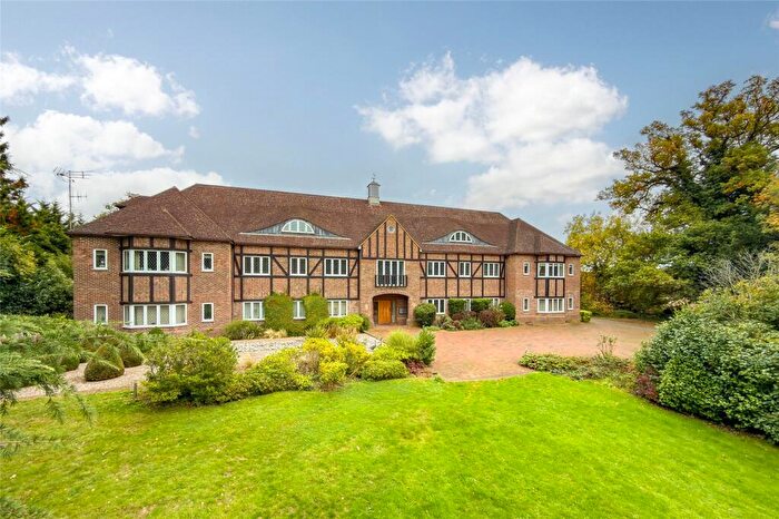 2 Bedroom Apartment For Sale In Highfield Lane, Tyttenhanger, St. Albans, Hertfordshire, AL4