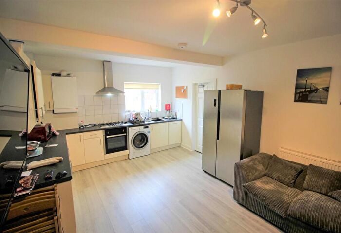 6 Bedroom Semi-Detached House To Rent In **£pppw Excluding Bills** Fletcher Road, Beeston, - Uon, NG9