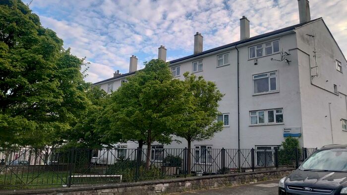 3 Bedroom Flat To Rent In Bromley House, Plymouth * Available With Zero Deposit Guarantee*, PL2