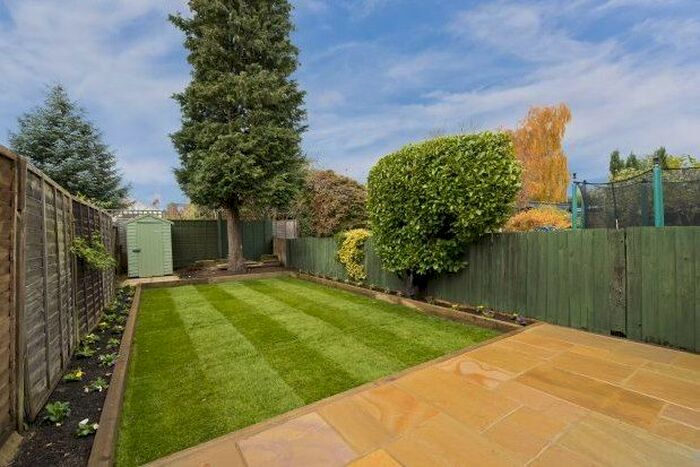 2 Bedroom Maisonette To Rent In Elmgrove Road, Weybridge KT13