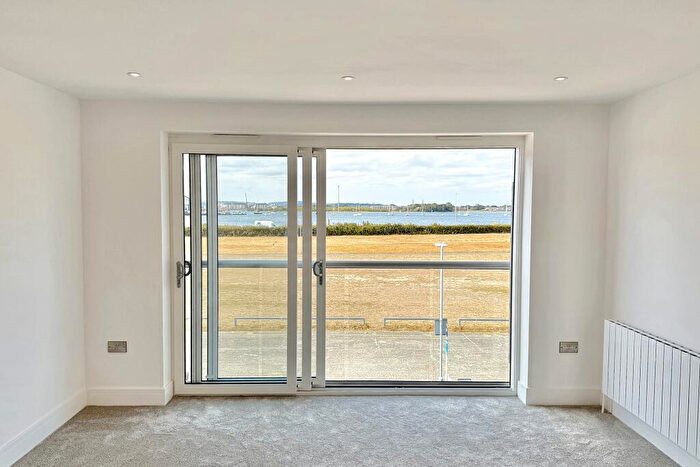 3 Bedroom Detached House For Sale In Poole, BH15