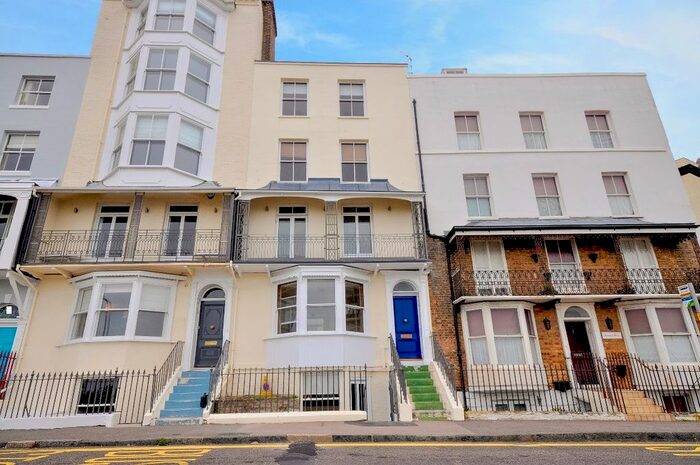 3 Bedroom Flat To Rent In Paragon, Ramsgate, CT11