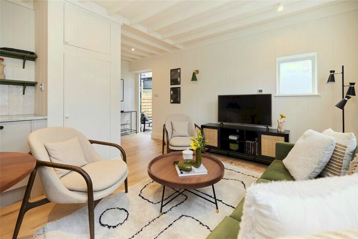 1 Bedroom Flat To Rent In Lillie Road, London, SW6