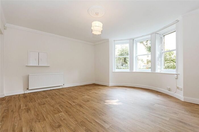 2 Bedroom Flat To Rent In Chertsey Road, Bristol, BS6