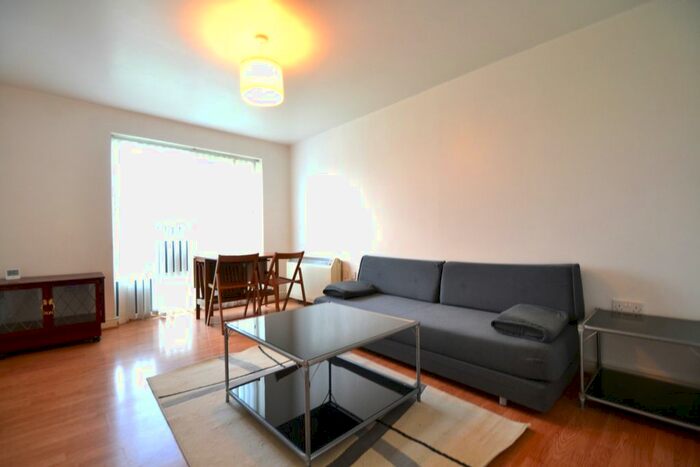 1 Bedroom Flat To Rent In Albatross Close, Beckton, E6