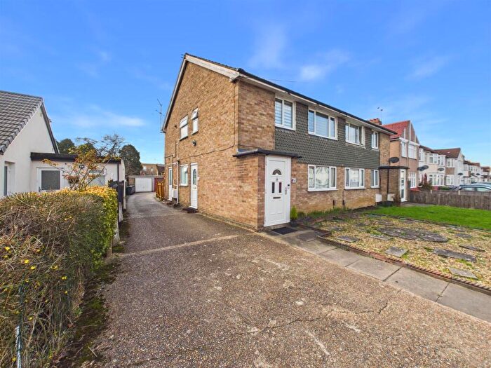 2 Bedroom Maisonette For Sale In Rosebery Avenue, Harrow, HA2