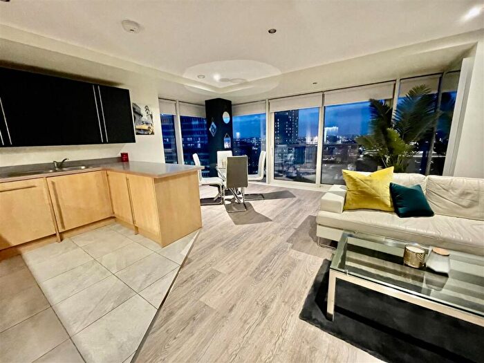 2 Bedroom Apartment To Rent In Apartments, Albion Street, Leeds, K2