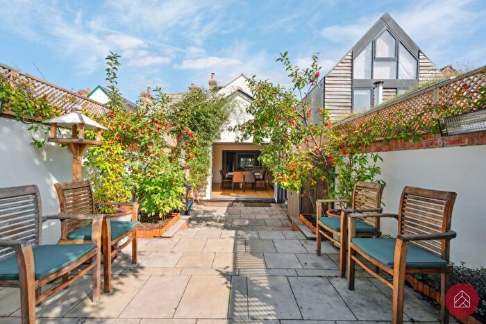 3 Bedroom Semi-Detached House For Sale In Wolvercote, Oxford, OX2