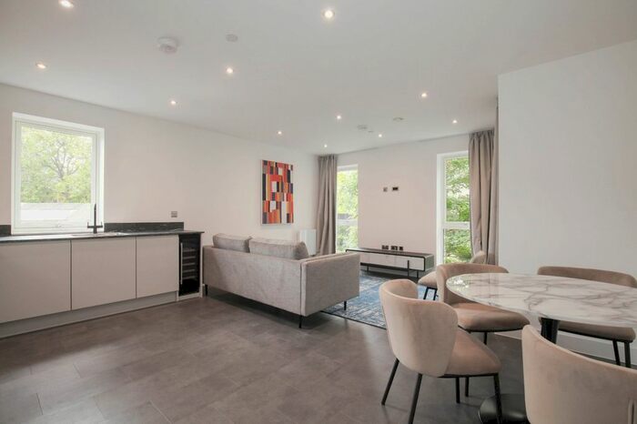 1 Bedroom Flat To Rent In A Kew Bridge Road, Brentford, TW8