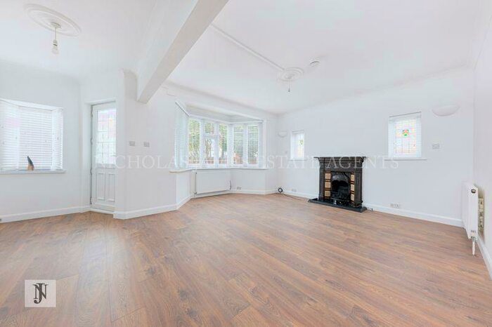 5 Bedroom Detached House To Rent In Underne Avenue, Southgate, London, N14
