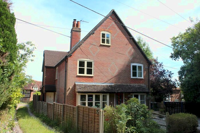 4 Bedroom Semi-Detached House For Sale In Sandhills, Wormley, GU8