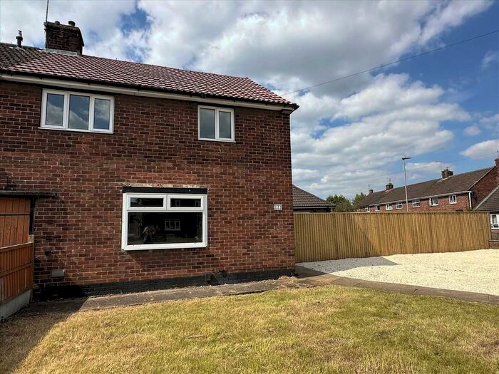 3 Bedroom Town House To Rent In Grange Lane South, Scunthorpe, DN16