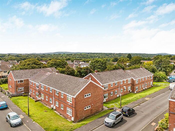 2 Bedroom Apartment For Sale In Coed Lan, Three Crosses, Swansea, SA4