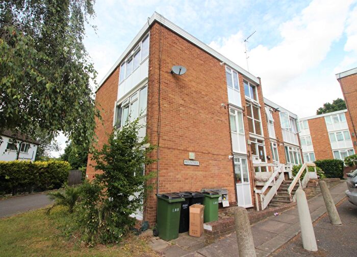 1 Bedroom Flat To Rent In Mountside, Stanmore, Middx, HA7