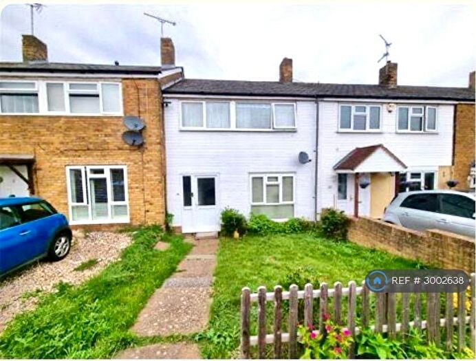 3 Bedroom Terraced House To Rent In Osborne Road, Basildon, SS16