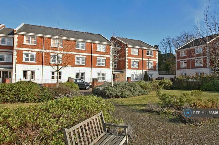 1 Bedroom Flat To Rent In St. Lukes Square, Guildford, GU1