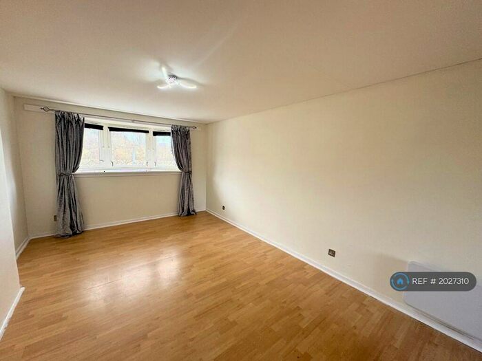 3 Bedroom Flat To Rent In Drunmore Road, Glasgow, G15