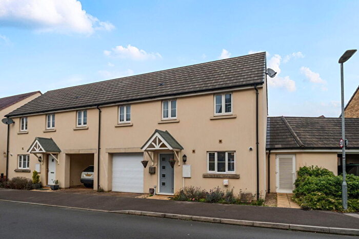 3 Bedroom Semi Detached House For Sale In Station Road, Calne, SN11