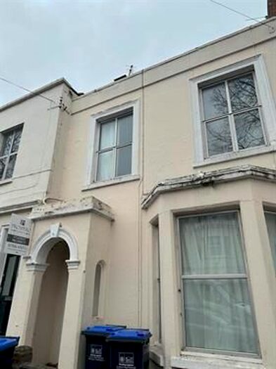 8 Bedroom Terraced House To Rent In Clarendon Avenue, Leamington Spa, CV32