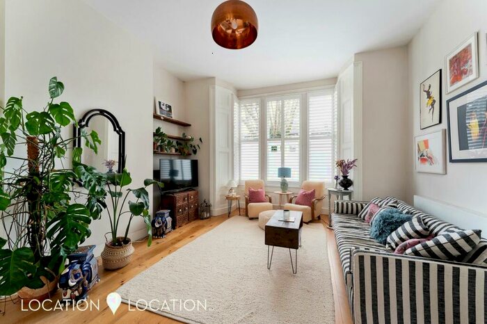 3 Bedroom Apartment To Rent In Evering Road, London, E5