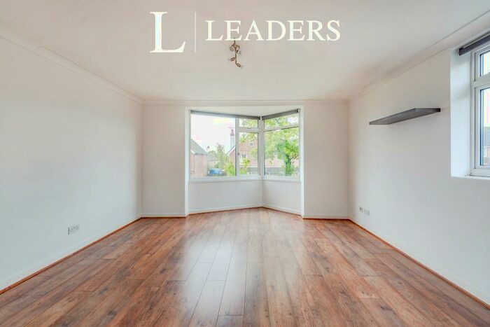 2 Bedroom Maisonette To Rent In Oakhill Road, Horsham, RH13