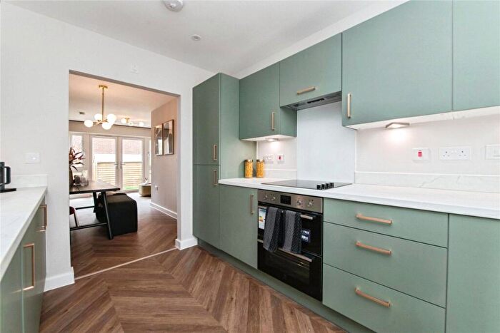 4 Bedroom End Of Terrace House For Sale In Prince Charles Road, Exeter, Devon, EX4