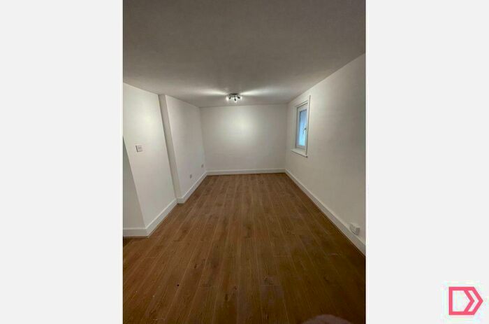 2 Bedroom Flat To Rent In D Pier Road, Northfleet, Gravesend, Kent, DA11