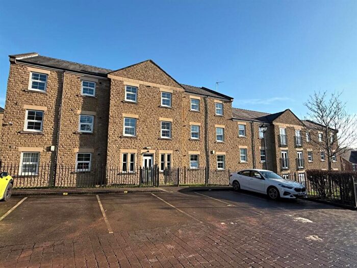 2 Bedroom Apartment For Sale In Stoneleigh Court, Shadwell Lane, LS17