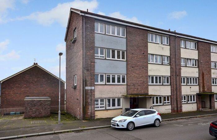 3 Bedroom Maisonette To Rent In Findlay Street, Kilsyth, G65