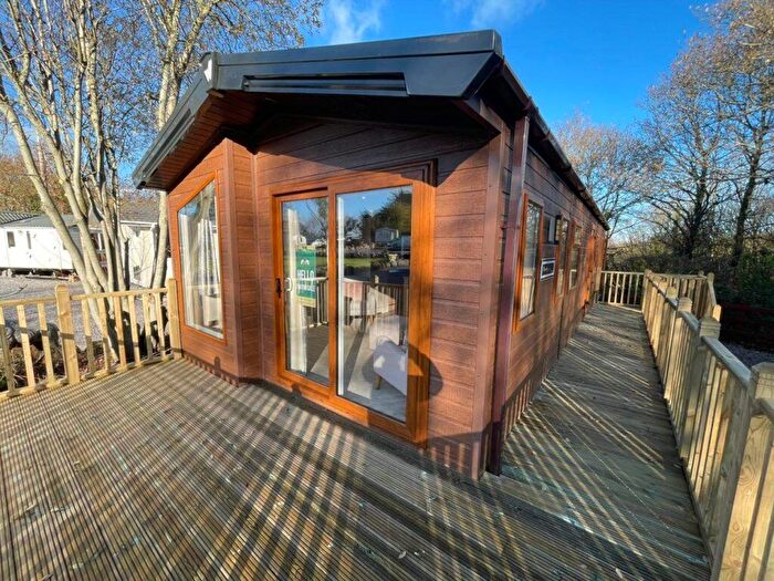 2 Bedroom Park Home For Sale In Woodleigh Caravan Park, EX6